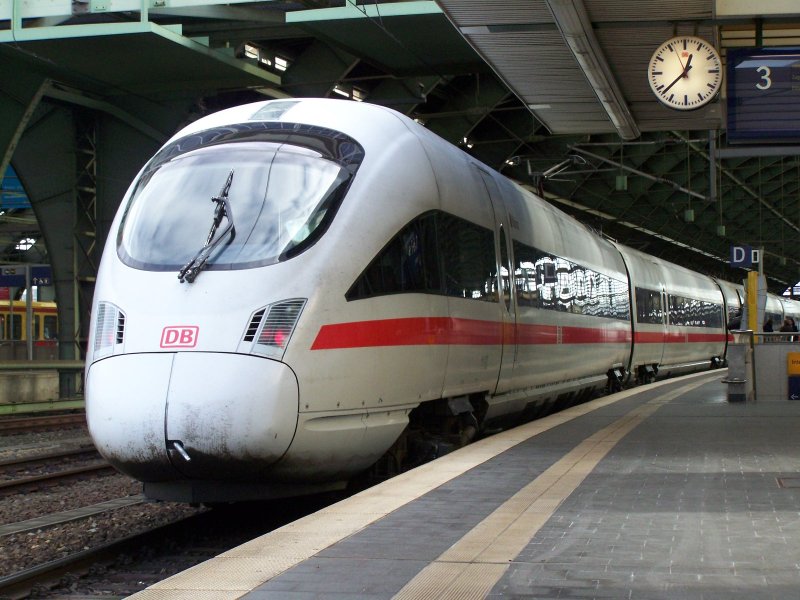Dieser ICE-T kam im Oktober 2007 aus Stuttgart Hbf und endete in Berlin-Ostbahnhof. Aufgenommen in Berlin-Ostbahnhof.