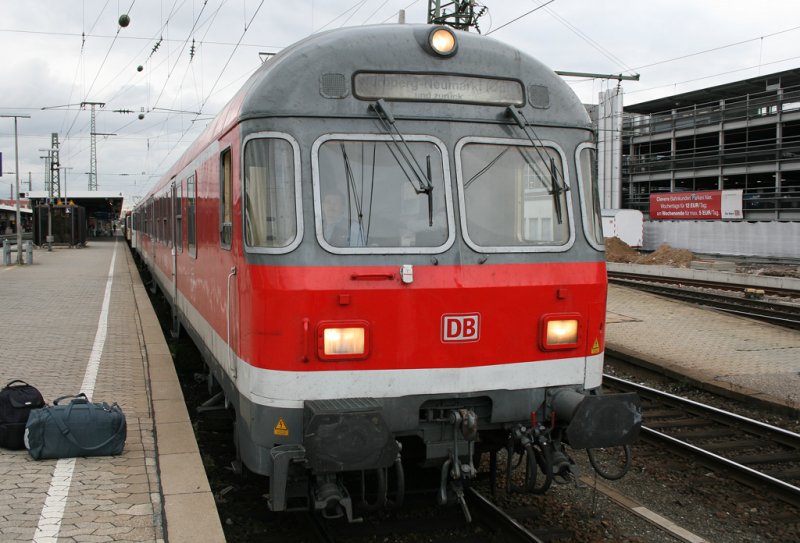 Dieser Karlsruher Steuerwagen steuert die RB nach N�rnberg Neumarkt und zur�ck an, aufgenommen am 18.10.2009 in N�rnberg HBF