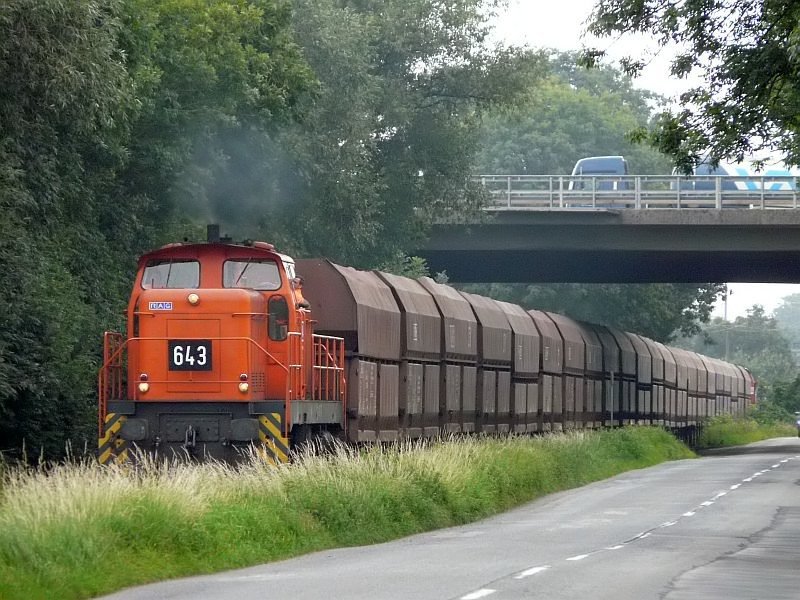 Dieser Kohlezug kommt leer aus Rheinkamp und fhrt in Richtung Kamp-Lintfort ins Bergwerk West. Das Bild stammt vom 05.08.2008 