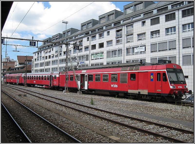 Dieser RBDe 565-Triebzug der BLS war am 23.07.2008 im Bahnhof von Thun abgestellt.