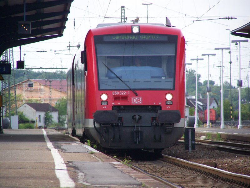 Dieser RE-Zug nach Langenau(Wrtt) stand am 10.05.07 in Aalen. Dies ist der Triebwagen Br.650 322-1