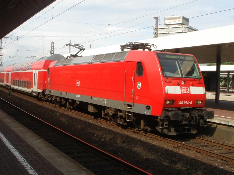 Dieser RegionalExpress fhrt weiter nach Dsseldorf. BR 146 014-6. Aufgenommen am 23.06.07 Duisburg Hbf