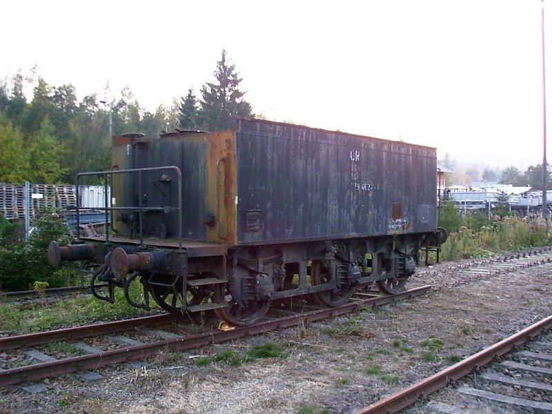 Dieser Tender stand im Otober 2005 im Bahnhof Tannenbergstal, mitlerweile steht er in Schnheide-Sd.