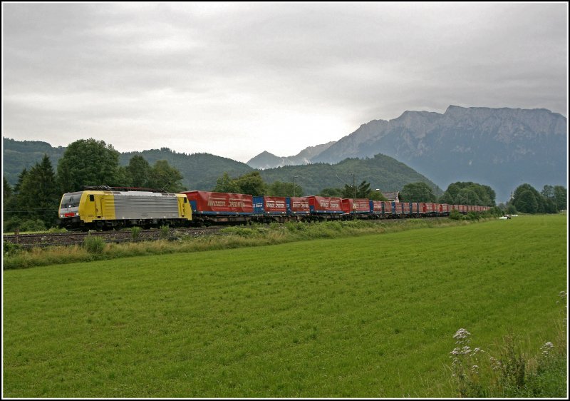 Dieser Zug ersetzt 22 Lkw Fahrten zwischen Verona und Wuppertal- Langerfeld!! E189 914RT bringt bei Niederaudorf den DGS 43138  WINNER-EXPRESS  nach Mnchen. (06.07.07)