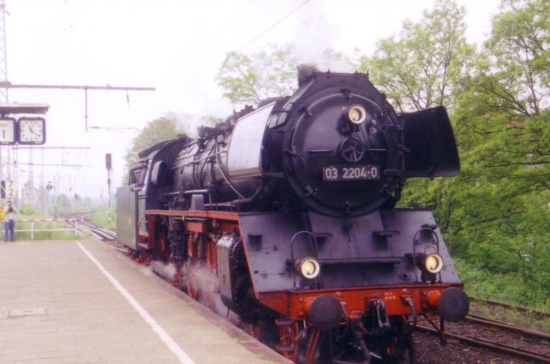 Dieses Bild entstand im Bahnhof Berlin Sch�neweide am ILA-Wochenende! Auf dem Bild:Br.03-2204-0