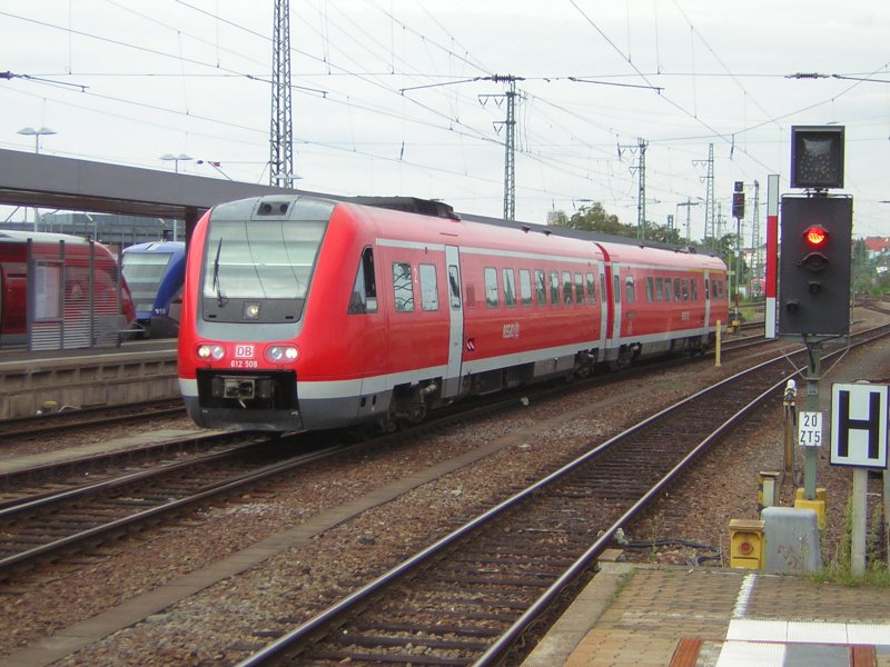 Dieses Bild wurde auf dem Saarbrcker-Hauptbahnhof aufgenommen. Zu sehen ist ein Regional-Express.