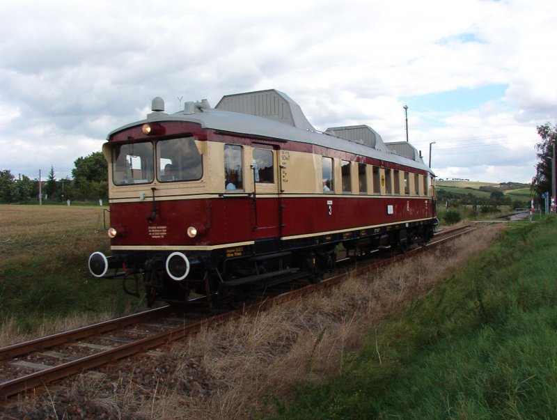 Dieses Bild zeigt auch einen Wumag Triebwagen auf der Strecke Gro�heringen Strau�furt. Besser gesagt es handelt sich um Wumag Triebwagen der Buxtehude- Harsfelder Eisenbahnfreunde e.V. 