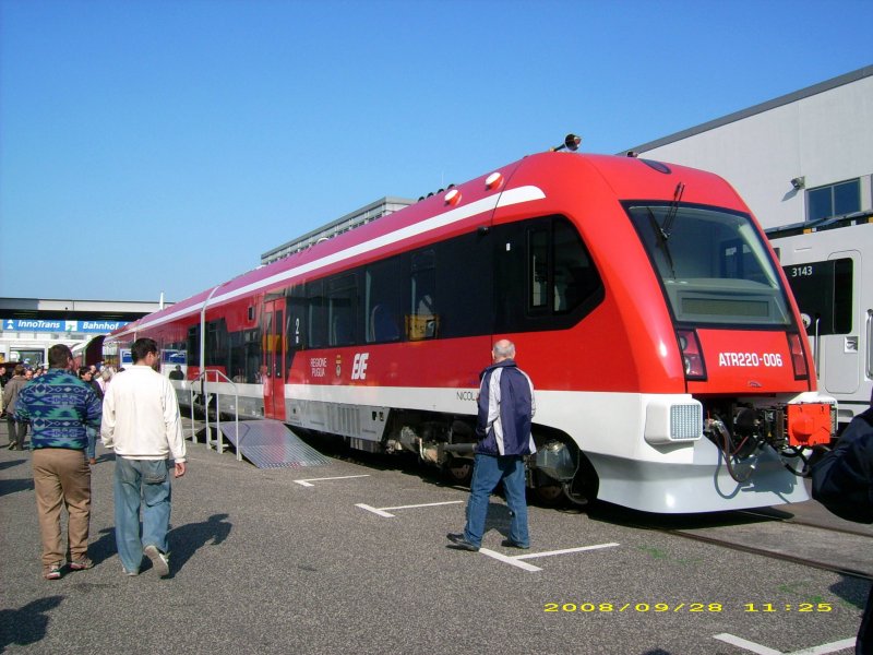 Dieses Exponat war eines der ersten die man auf der Innotrans zu sehen bekam. Fotografiert am 28.09.08.