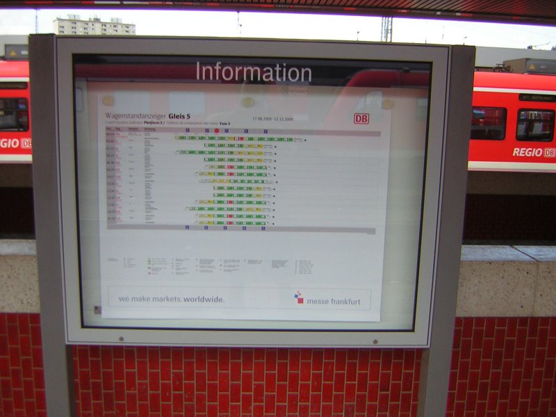 Dieses Foto zeigt die Waggenstandanzeige von Gleis 5. Das Bild stammt vom Saarbrcker-Hauptbahnhof.