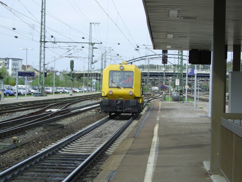 Dieses GAF ist am 16.4.2009 im Bahnhof M�hlacker unterwegs.