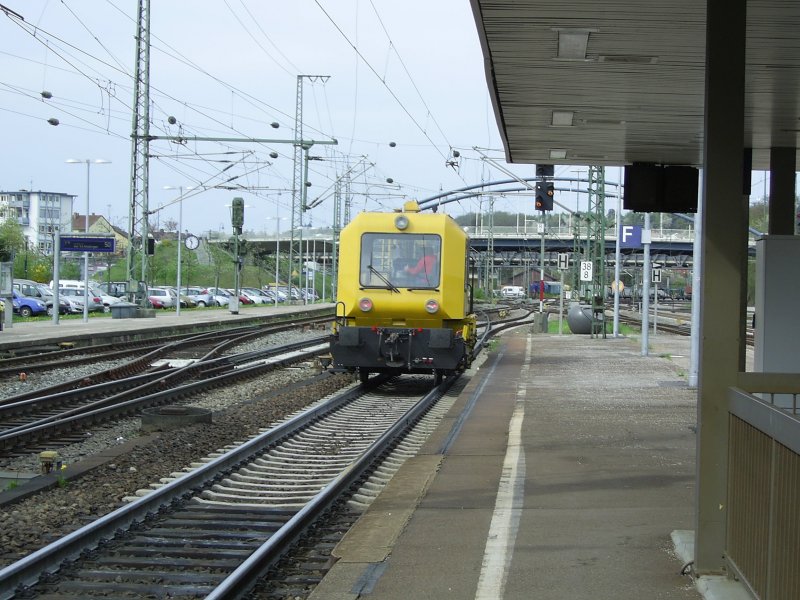 Dieses GAF ist am 16.4.2009 im Bahnhof Mhlacker unterwegs.