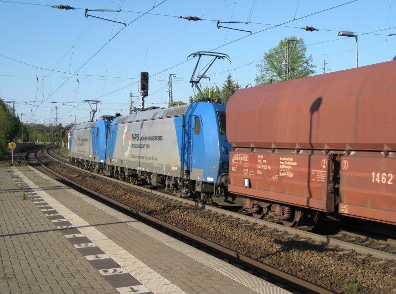 Dieses herrliche VPS-Doppel bestehend aus 185 519-6 und 185 530-3 bringt am 18.04.09 einen Erzleerpark von Salzgitter-Beddingen nach Hamburg-Hansaport. Aufgenommen in Lneburg.