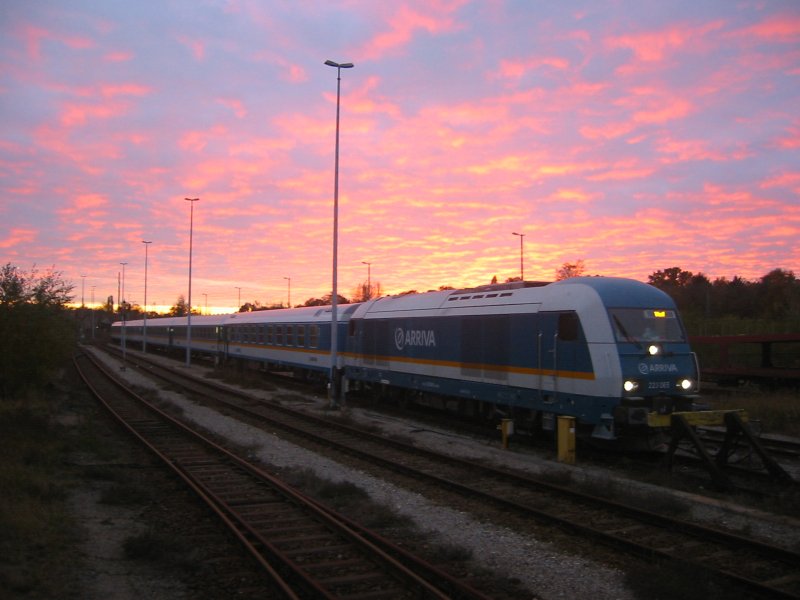 Dieses Photo machte ich am 31.10.2007 in der Abstellung Berlin-Grunewald. Zu dieser Zeit fuhr der Vogtlandexpress Lokbespannt (223-065)von Hof nach Berlin Zoo. 