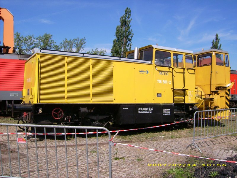 Dieses Schienenfahrzeug der BR 716(?), meiner Meinung nach ein Schneepflug, stand am 14.07.07 anlsslich des Sommerfest des DB-Museums Halle/Saale auf dem Festgelnde ausgestellt. Es gehrt der MTEG.