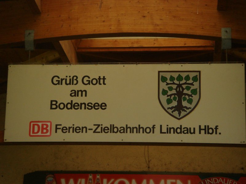 Dieses Schild findet man in der Bahnhofshalle direkt an den Gleisen im Bahnhof Lindau Hbf. Aufgenommen am 28.06.07