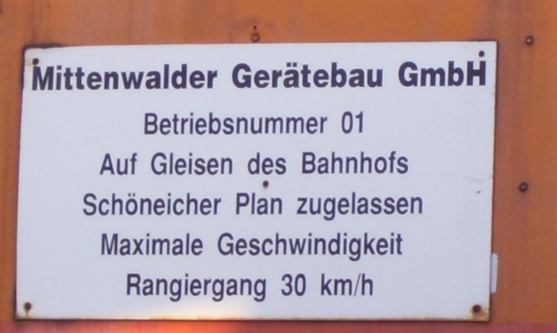 Dieses Schild ist seitlich an der ARCO 5061.04-9 angebracht. Fotografiert in Karsdorf; 26.01.2008