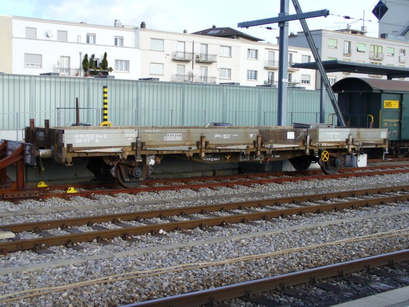 Diesntwagen Xs 40 85 955 7 644-3 im SBB Bahnhof von Biel-Bienne am 21.01.2007