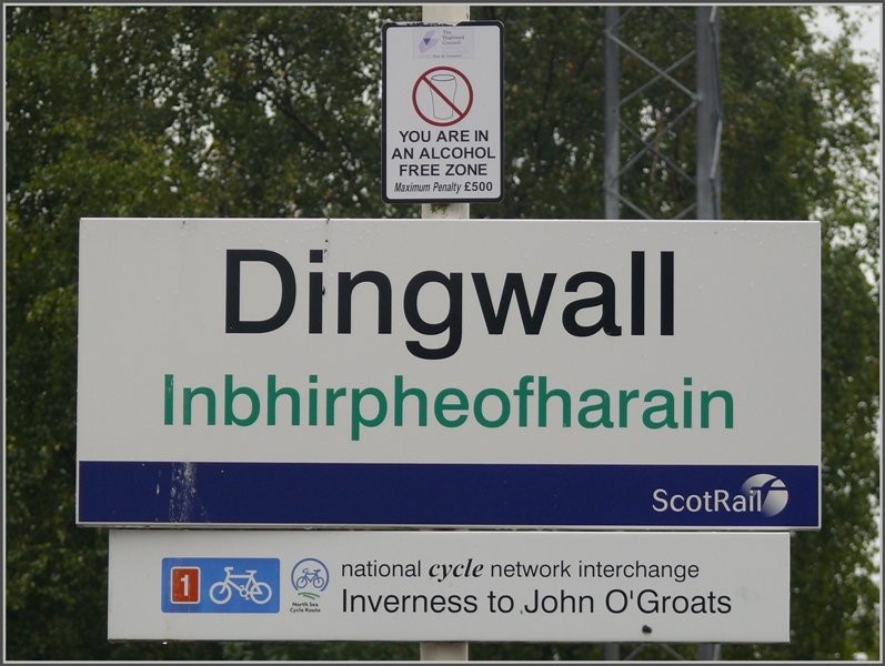 Dingwall nrdlich von Inverness/Inbhir Nis sieht auf glisch schon sehr unaussprechlich aus. (06.08.2008)