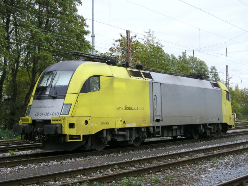 Dispo ES64U2-010 (182 510) abgestellt in WHE - bergabebahnhof.
(26.10.2008)