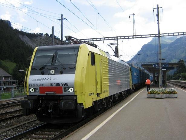 Dispolok 189.996 von Siemens mit ein cargo nach Goppenstein in Kandersteg - 9 augustus 2006