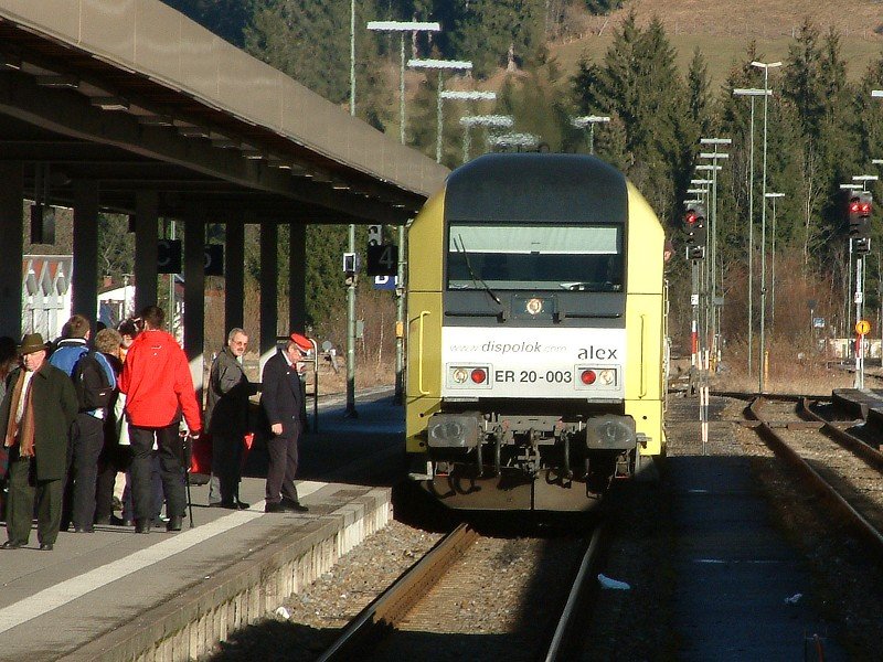 Dispolok ER20 003 beim rangieren im Bahnhof Oberstdorf (31.12.2006).