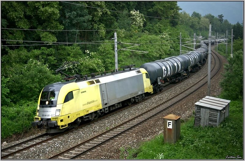 Dispolok ES64 U2-017 fhrt mit Kesselwagenzug 48431 von Gro Schwechat nach Koper. 
Zeltweg 06.06.2008
