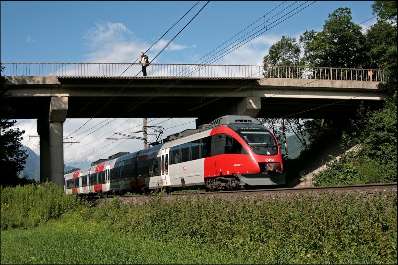 Doppel-talENTE: Die beiden Innsbrucker 4024 057 und 4024 089 sind als R 5124 (ab Kufstein als RB 5214) von Innsbruck Hbf nach Rosenheim untewegs. Ab Kufstein wird 4024 057 alleine weiter nach Rosenheim weiterfahren. (08.07.2008)
