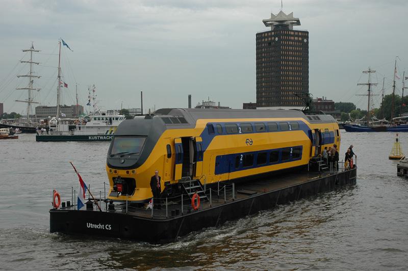 Doppelstock Triebkopf typ DD-IRM als  Badeente  Whrend  Sail 2005 in Amsterdam. 19.08.2005