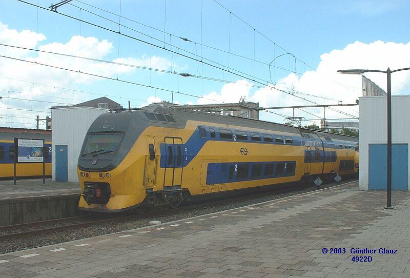 Doppelstock-Triebzug BR 8400 am 13.05.2003 in Arnhem.