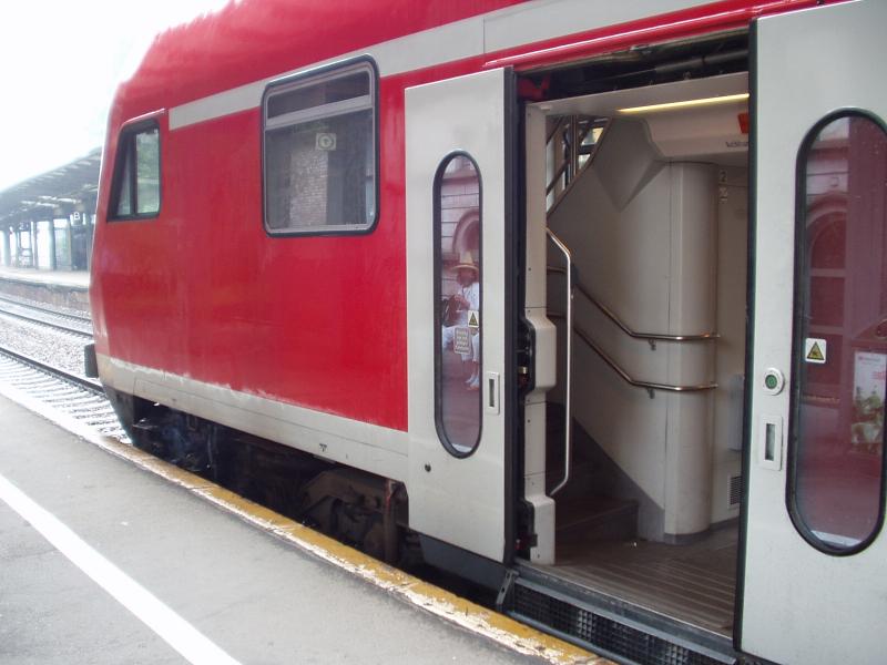 Doppelstockwagen (Steuerwagen) in Wuppertal Hbf im Juni 2005