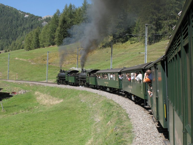 Doppeltraktion am Sonntag den 16.09.2007 
G 4/5 108 und G 4 /5 107 mit Volldampf
hier am St.Wolfgang am Wolfgangpass.