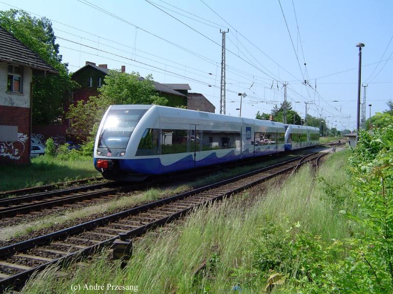 Doppeltraktion der BR646 der UBB kurz vor Greifswald (aus Stralsund kommend) am herrlich schnen 02.06.03.