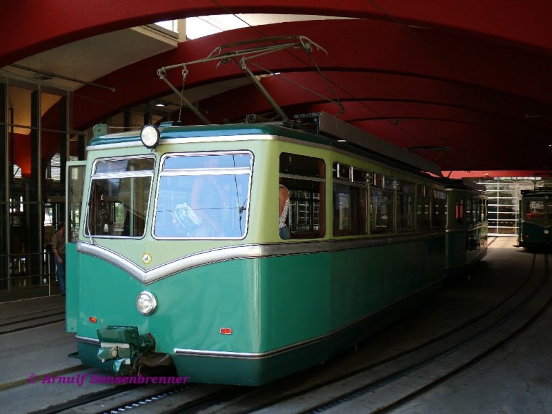 Doppeltraktion von ET3 + ET5 in der Talstation der Drachenfelsbahn in Knigswinter.

01.07.2008 