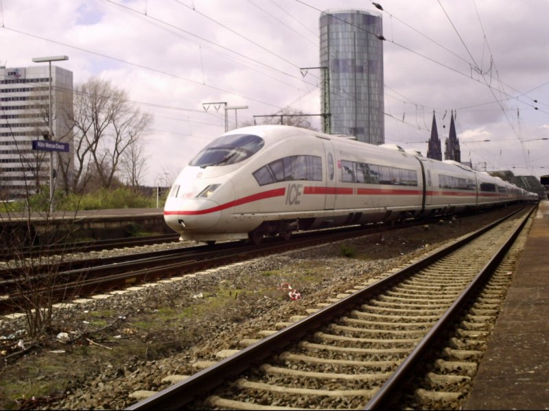 Doppeltraktion ICE3 (Br 403) fhrt durch Kln-Messe/Deutz in Richtung Frankfurt-Flughafen. 29.03.08