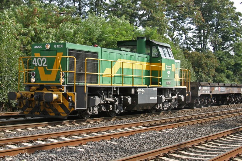 Dortmunder Eisenbahn 402 fhrt am 29.8.09 durch Essen-Dellwig