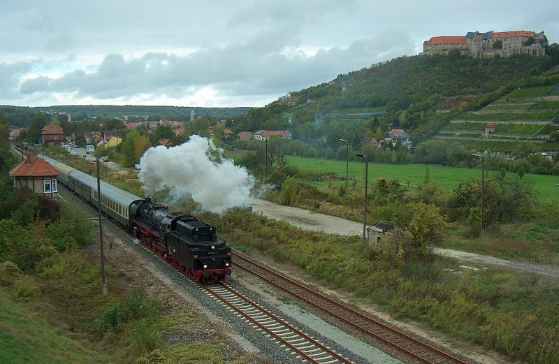 DR 41 1144-9 mit dem Lr 74602 nach Naumburg (Saale) Hbf, bei der Ausfahrt in Freyburg (Unstrut); 04.10.2009