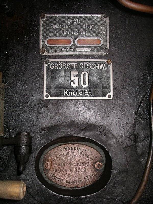 DR 95-6676, ursprnglich HBE Lok  Mammut , hergestellt 1919 unter der Fabriknummer 10353 bei Borsig in Berlin-Tegel. Die Lok trgt den Originalkessel mit der gleichen Nummer zugelassen fr max. 14 bar. 

Rbeland 30.04.2005