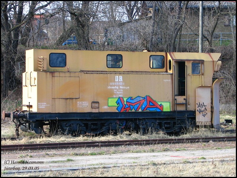 DR-Schneepflug Nr. 8050 979 1631-8 Rbd Berlin, Bm K�penick, SPM193 im Bf J�terbog, 29.03.05.