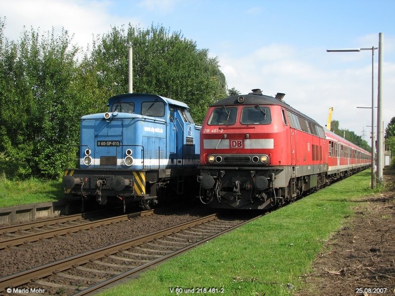 DR V60 mit Bauzug und 218 461-2 mit RB nach Hamburg Hbf in Kupfermhle.