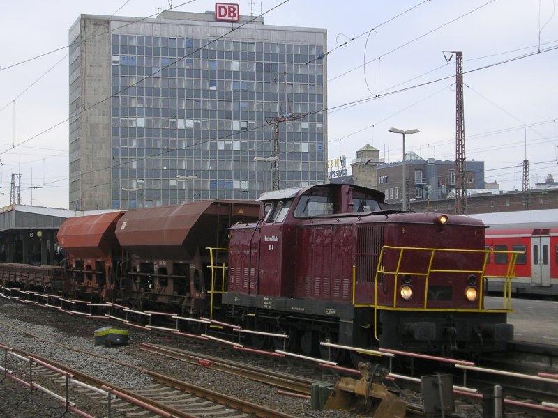 DR V60,Hochwaldbahn,unterst�tzt den Gleisbau im Essener Hbf.
(12.12.2008)