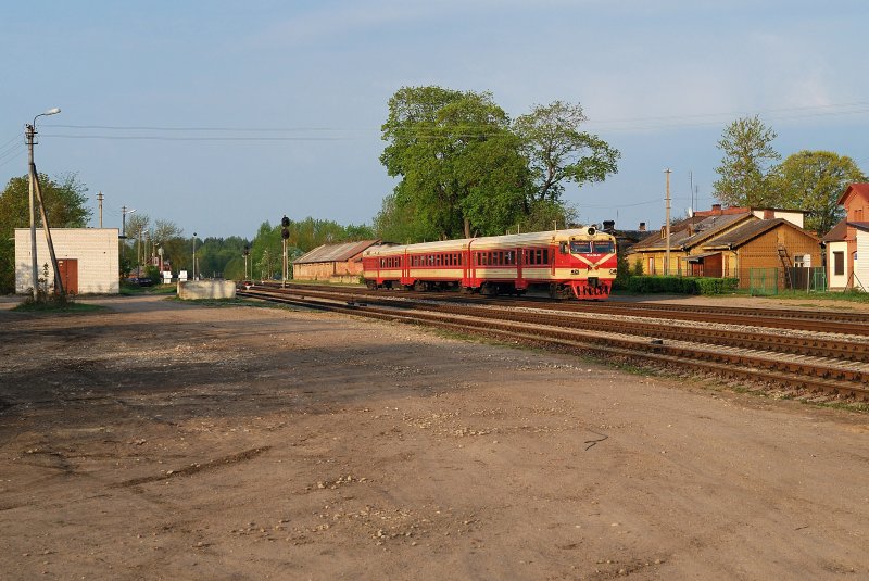 DR1A - 280 mit dem 662 in Ignalina (09.05.2009)
