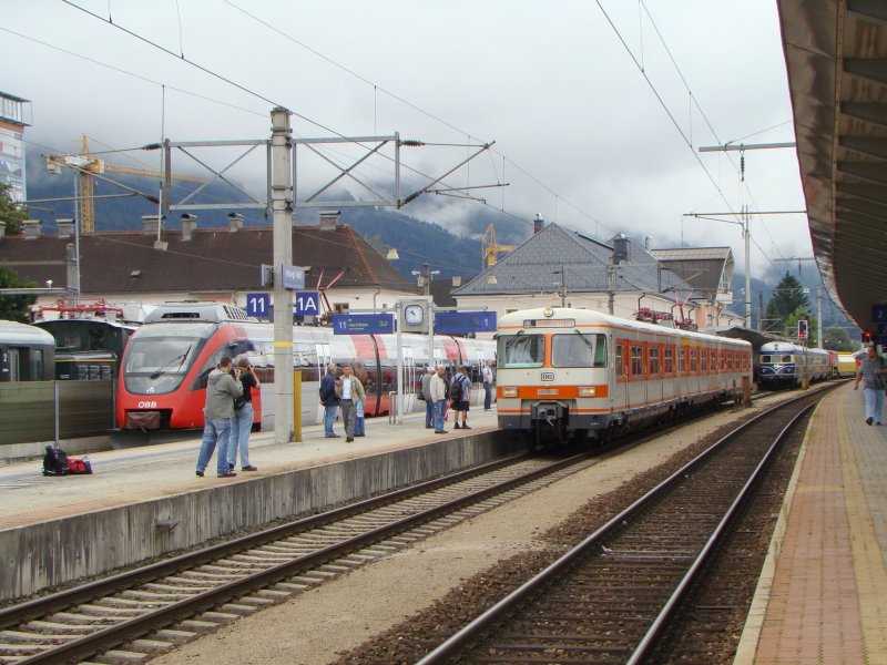 Drei Generationen:420 501-9 Mnchener S-Bahn,Telent Triebzug (4024) und Blauer Blitz (5145) in Wrgl.23.08.2008