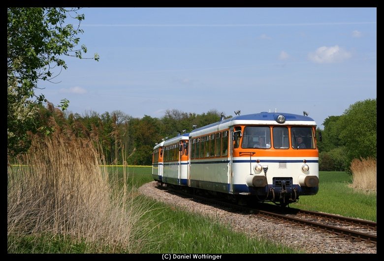 Drei MAN Schienenbusse der SWEG, hier f�hrend VT9, 25. April 2009.