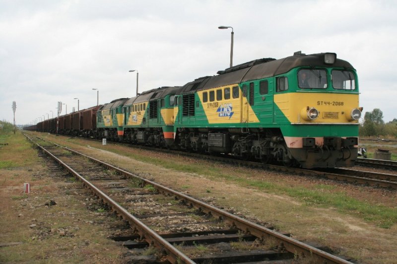 Dreiergespann LHS ST44-2068,2045,2008 am 15.09.2008 in Zamosc.