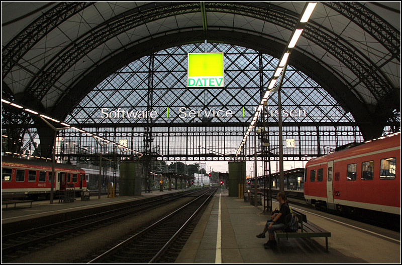 Dresden Hauptbahnhof, Bahnsteighalle. 02.08.2009 (Matthias)
