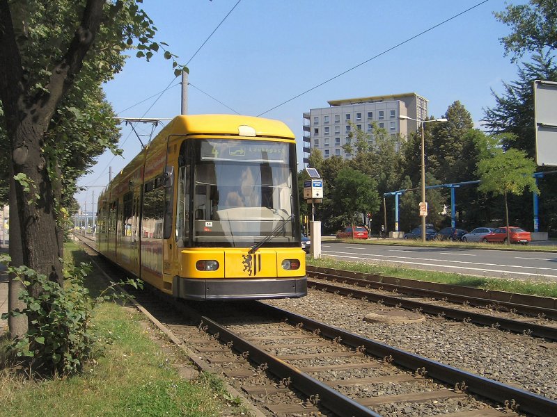 Dresden, Niederflurbahn der Linie 4, Sommer 2005
