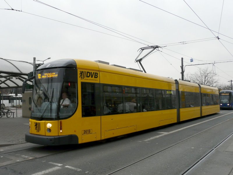 dresden-niederflurwagen-haltestellen-strecken-270105.jpg