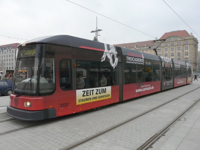 Dresden - Strassenbahn Nr.2520 mit Werbung unterwegs auf der Linie 4 am 10.12.2008