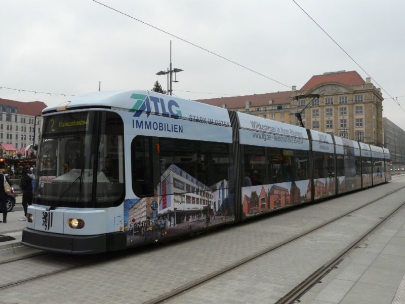 Dresden - Strassenbahn Nr.2716 mit Werbung unterwegs auf der Linie 2 am 10.12.2008