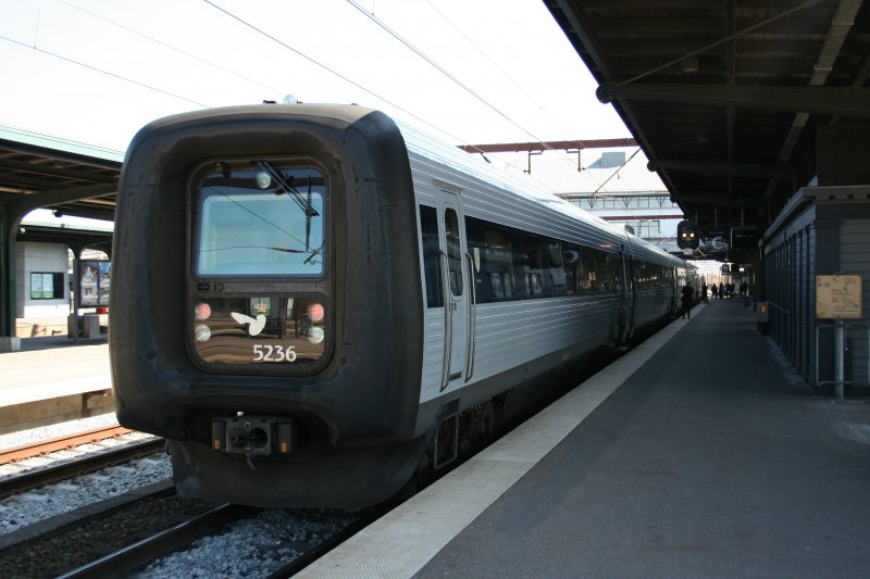 DSB 5236  Top-Karen  am 20.4.2008 in Odense.
